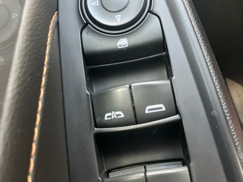 Used 2021 Chevrolet Traverse RS AWD/4WD image 12