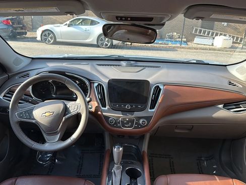 Used 2017 Chevrolet Malibu LT w/ Leather Package image 25