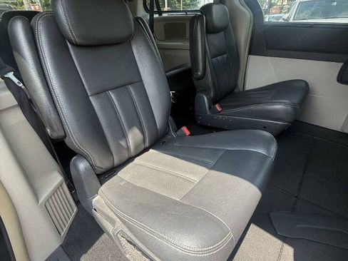 Used 2010 Chrysler Town & Country Touring Plus FWD image 16