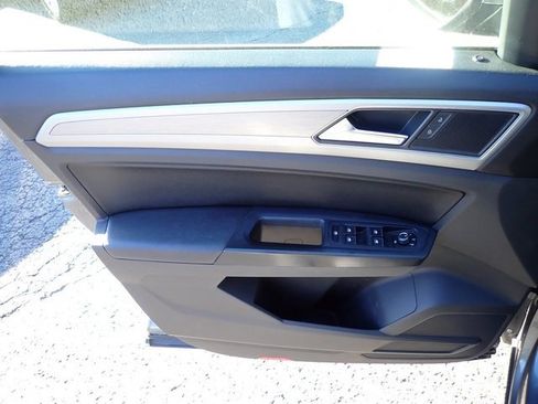 Used 2018 Volkswagen Atlas SE image 21