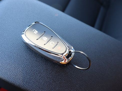 New 2026 Chevrolet Trax ACTIV w/ Sunroof Package image 18