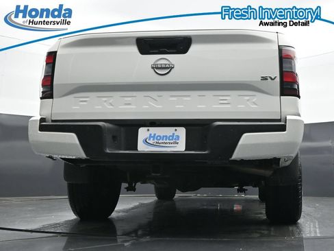 Used 2024 Nissan Frontier SV RWD image 31