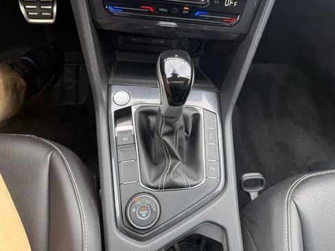 Certified 2024 Volkswagen Tiguan SE R-Line AWD/4WD image 28