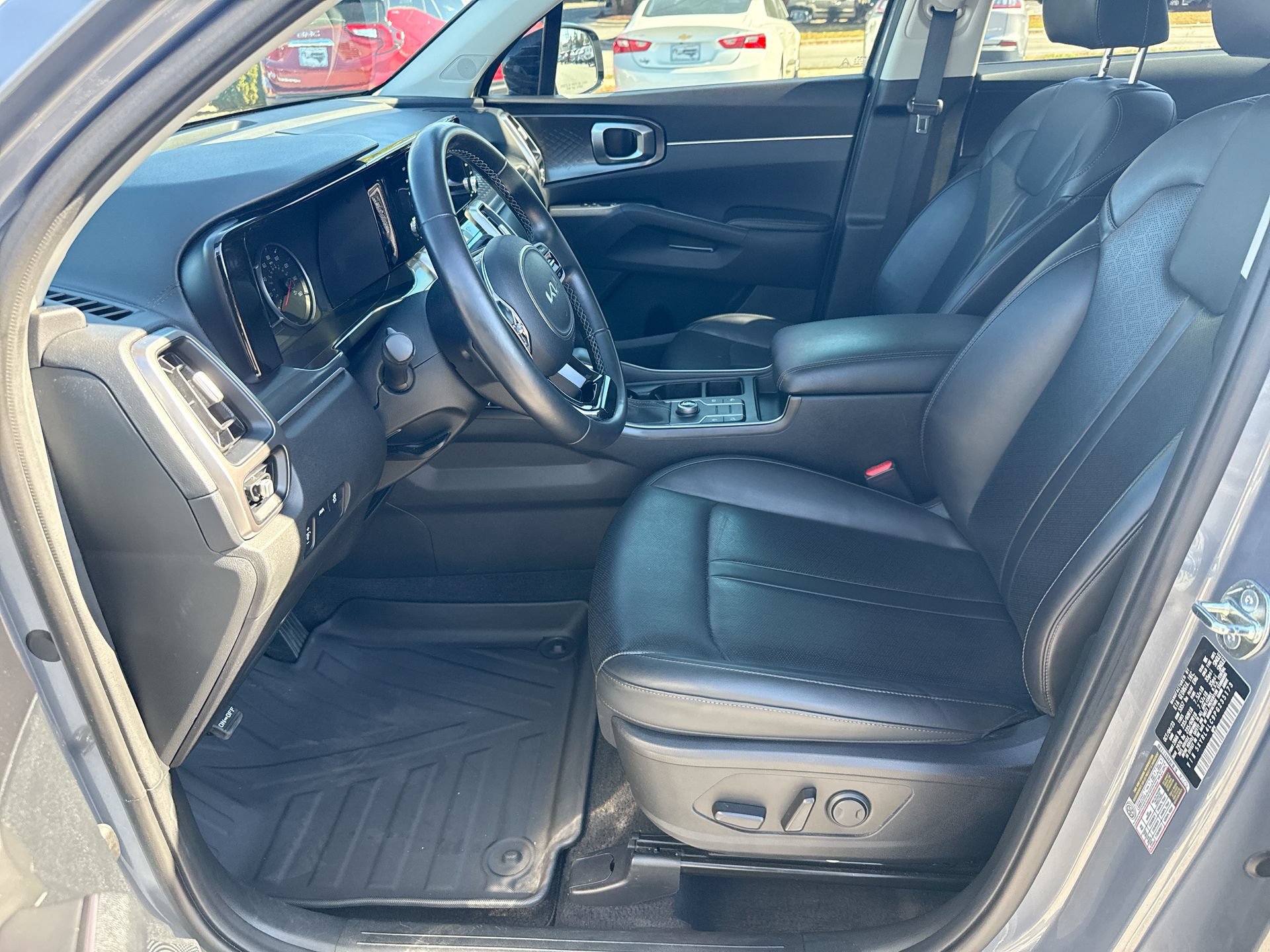 Used 2023 Kia Sorento S w/ Panoramic Sunroof Package FWD image 21