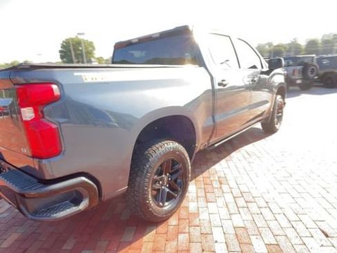 Used 2019 Chevrolet Silverado 1500 LT Trail Boss w/ Convenience Package AWD/4WD image 9