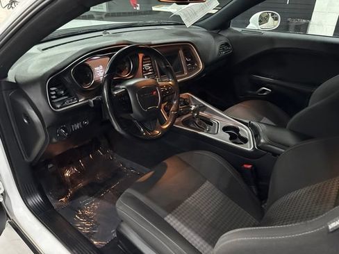 Used 2022 Dodge Challenger GT AWD/4WD image 10