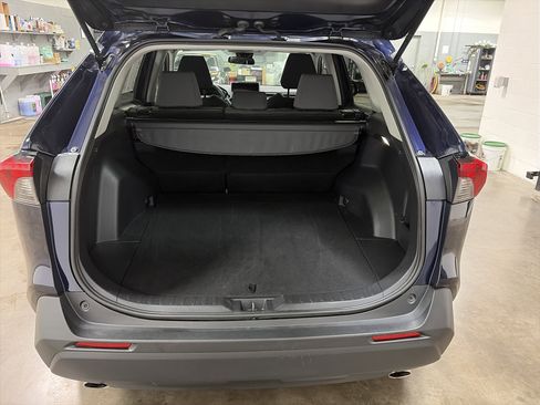 Used 2025 Toyota RAV4 XLE AWD/4WD image 26
