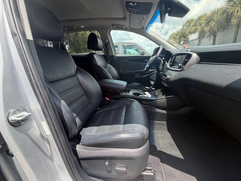 Used 2019 Kia Sorento EX w/ EX Touring Package FWD image 25