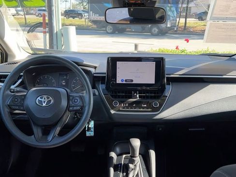 Used 2023 Toyota Corolla LE image 21