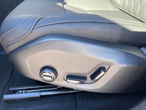 New 2026 Volvo XC60 B5 Plus w/ Climate Package image 25