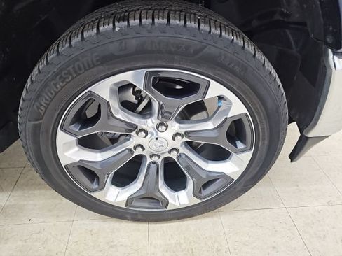 Used 2022 RAM 1500 Limited AWD/4WD image 9