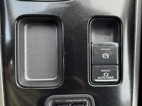 Used 2020 Mitsubishi Outlander ES FWD image 19