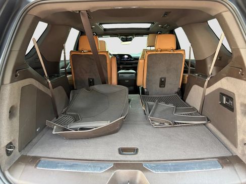 Used 2023 Cadillac Escalade Sport w/ Touring Package AWD/4WD image 17