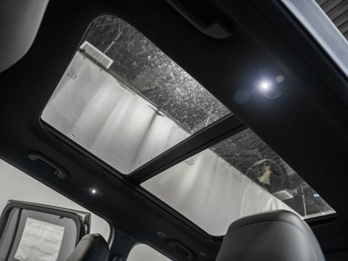 New 2025 Jeep Grand Cherokee L Limited w/ Luxury Tech Group II image 35