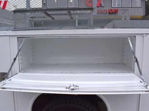 Used 2016 Ford F550 4x4 Regular Cab Super Duty image 23