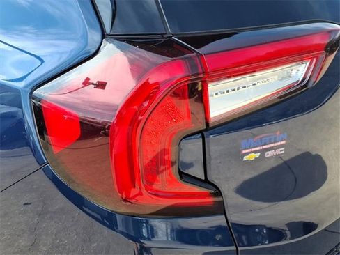 Used 2022 GMC Terrain SLT w/ Tech Package image 10