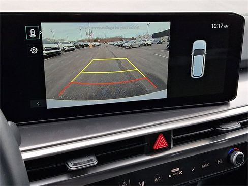 Certified 2025 Kia Sorento S w/ Panoramic Sunroof Package image 17