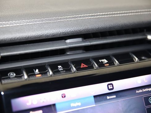 Used 2022 Jeep Grand Cherokee L Limited image 32