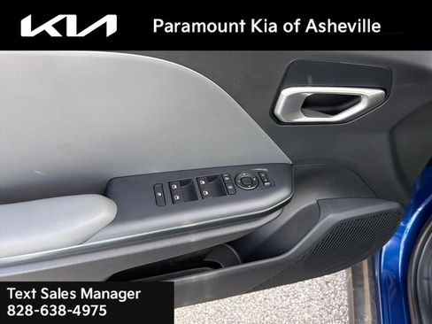 New 2025 Kia K4 LXS image 23