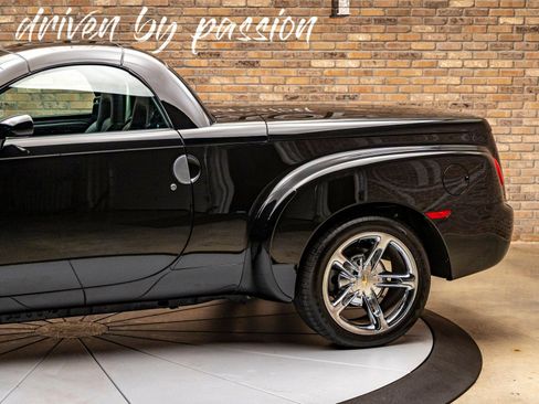 Used 2005 Chevrolet SSR w/ Preferred Equipment Group image 14