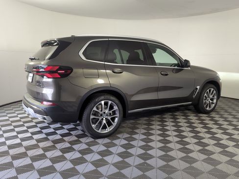 Used 2026 BMW X5 sDrive40i w/ Premium Package image 7