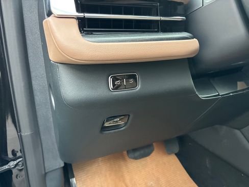 New 2026 Lincoln Navigator Black Label AWD/4WD image 13