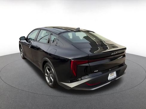 Used 2025 Kia K4 LXS image 11