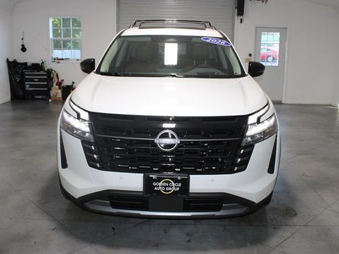 Used 2026 Nissan Pathfinder Platinum AWD/4WD image 57