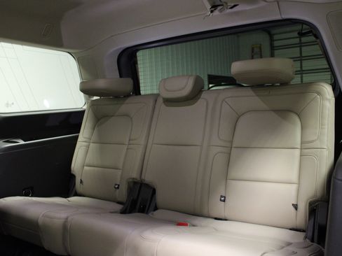 Used 2022 Lincoln Navigator Reserve image 14