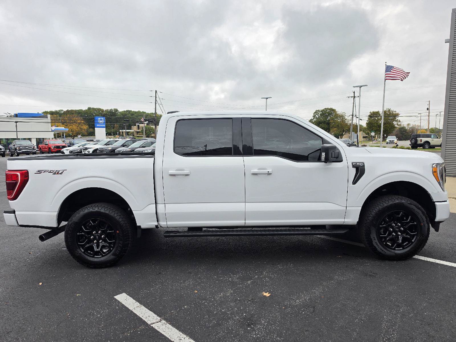 Used 2021 Ford F150 XLT w/ Equipment Group 302A High AWD/4WD image 4