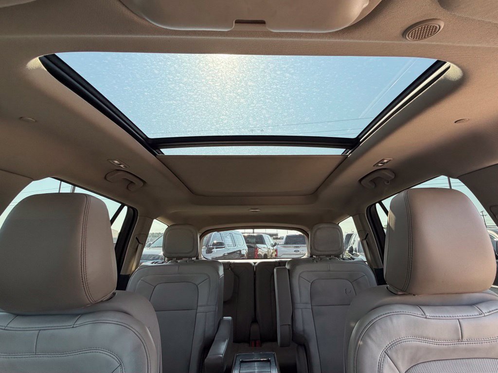 Used 2022 Lincoln Aviator Reserve w/ Equipment Group 201A AWD/4WD image 11