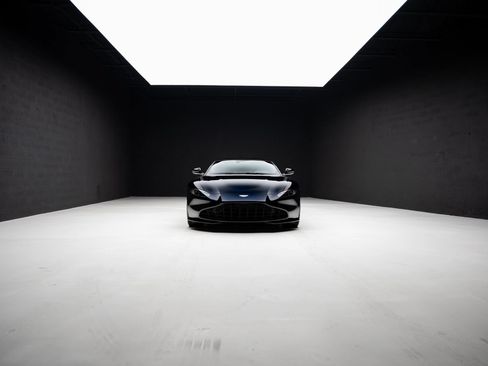 Used 2023 Aston Martin V8 Vantage Coupe RWD image 74