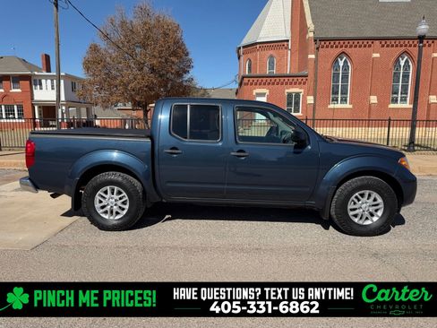 Used 2019 Nissan Frontier SV image 7