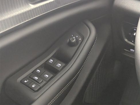 New 2025 Jeep Grand Cherokee Altitude image 17