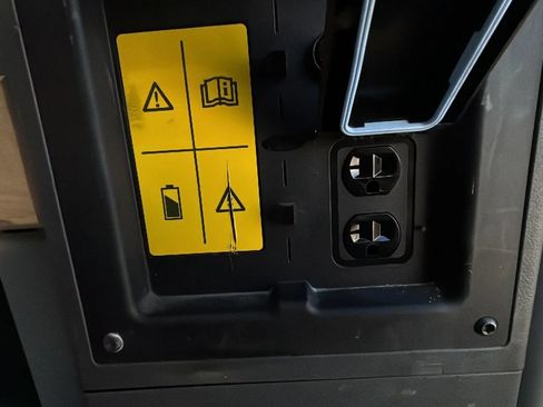 Used 2022 Ford E-Transit 148 High Roof w/ Load Area Protection Package RWD image 47