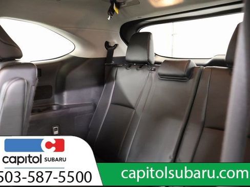 Used 2023 Toyota Highlander Limited image 32