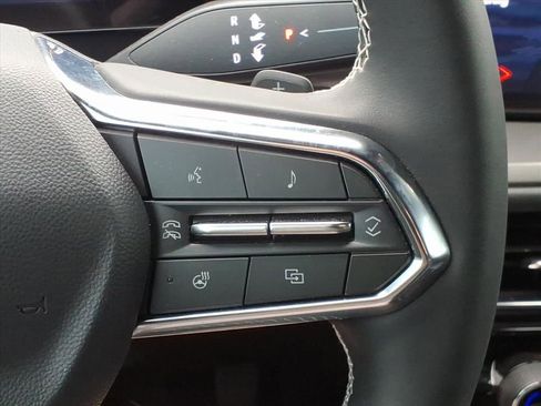Used 2026 Chevrolet Traverse LT w/ Driver Confidence Package FWD image 13