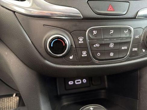Used 2021 Chevrolet Equinox LT FWD image 29