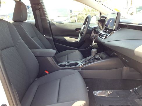 Used 2025 Toyota Corolla LE FWD image 22