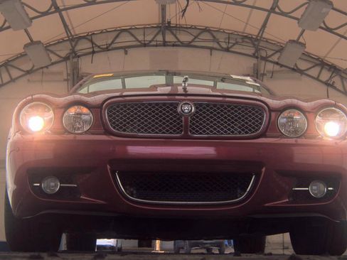 Used 2008 Jaguar XJ8 RWD image 3