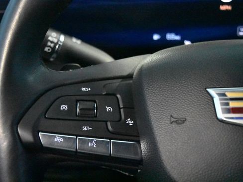 Used 2024 Cadillac XT4 Premium Luxury image 10