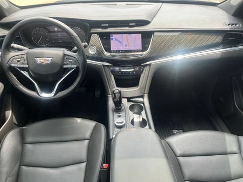 Used 2022 Cadillac XT6 Premium Luxury FWD image 11