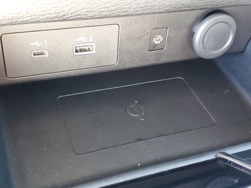 Used 2024 Mitsubishi Outlander AWD image 29