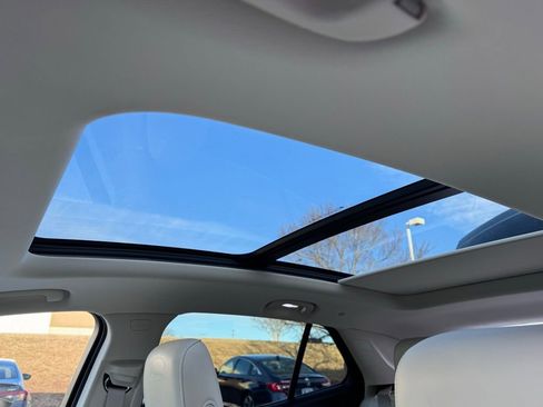 Used 2023 Buick Envision Avenir image 17