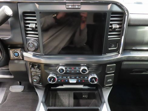 Used 2025 Ford F250 Lariat w/ Lariat Ultimate Package image 13