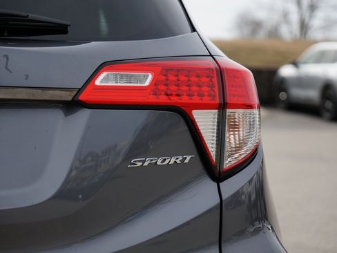 Used 2022 Honda HR-V Sport image 8