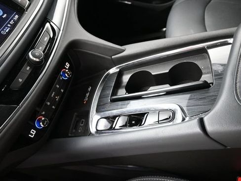 Used 2023 Buick Enclave Essence FWD image 24