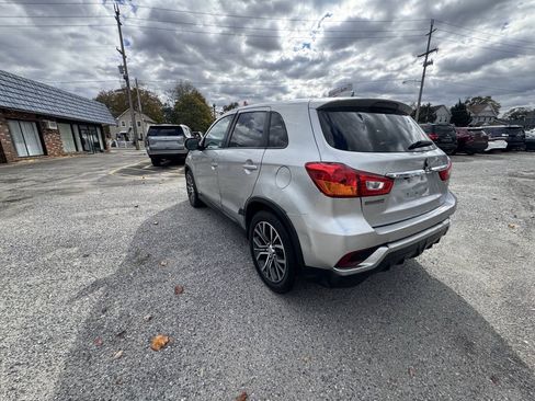 Used 2019 Mitsubishi Outlander Sport SE FWD image 13