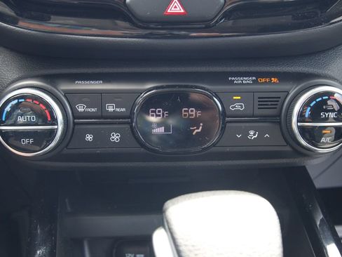 Used 2025 Kia Soul S FWD image 25