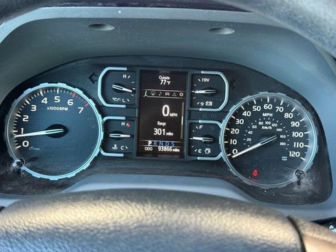 Used 2018 Toyota Tundra SR5 image 17